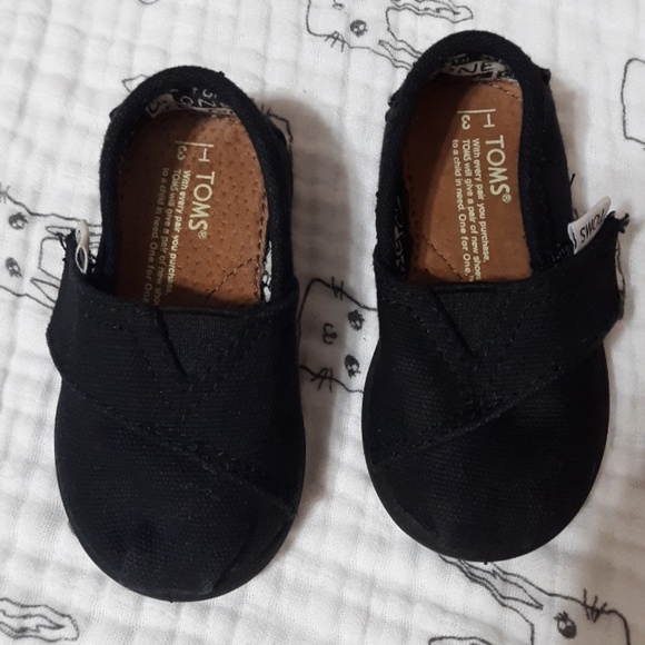 Toms Other - Black Toms (A)